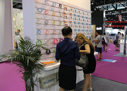 ¿Cuál es la diferencia entre la adaptación de la nube del sitio web y la autoadaptación?