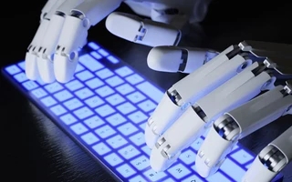 Click on online help, but the answers are all robots. Is this really good?