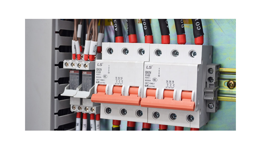 Air-cooled variable frequency speed regulation device 2